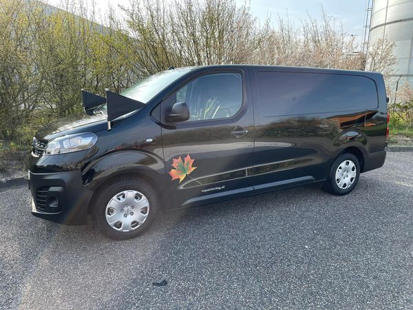 Opel Vivaro rouwauto